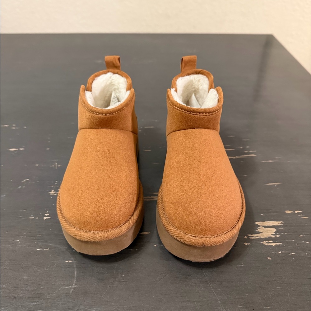 Old Navy - Faux Suede Faux Fur Line Platform Boots Size 12 Toddler
